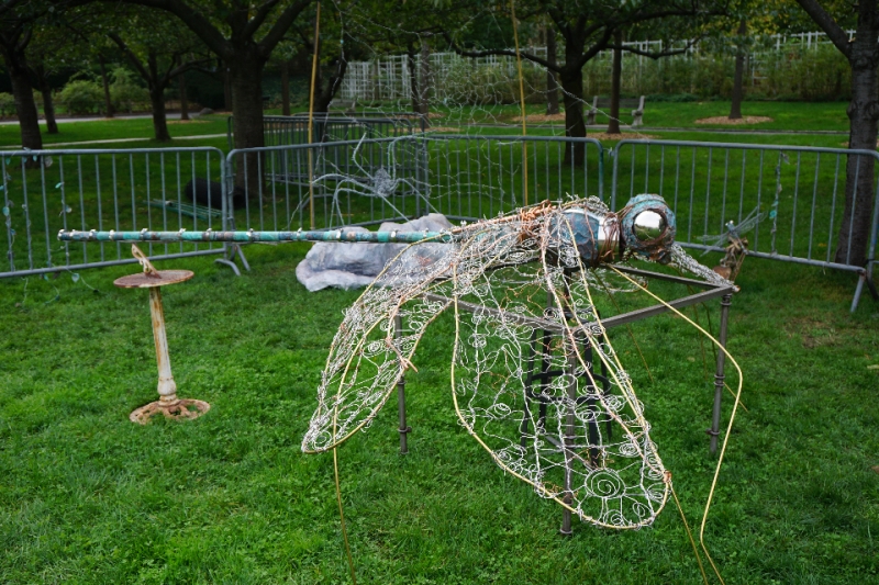 Dragonfly, right side, Brass, Copper, Steel, Approx. 9 x 9 ft, BBG Installation, 2014
